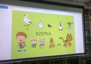 dzieci oglądają inscenizację wiersza_2
