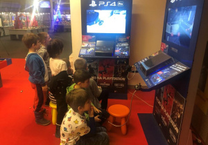 dzieci grają na PSP_6