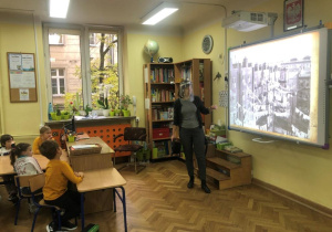 dzieci podczas zajęć edukacyjnych_5