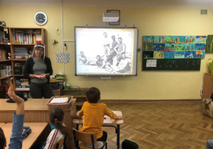 dzieci podczas zajęć edukacyjnych_7
