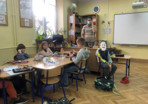 as zajęć o afrykańskich maskach_25