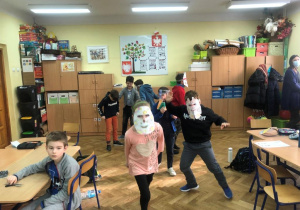 as zajęć o afrykańskich maskach_46