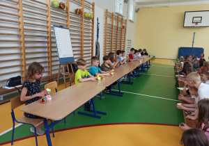 pokaz układania kostki Rubika_21