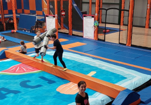 dzieci podczas zajęć w Stacja Grawitacja_36