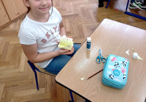 dzieci z klasy 3b podczas zajęć o ślimakach_14