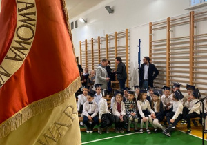dzieci z klas pierwszych podczas ślubowania_1
