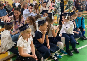 dzieci z klas pierwszych podczas ślubowania_5
