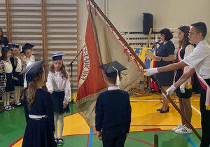 dzieci z klas pierwszych podczas ślubowania_7