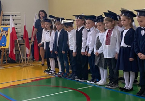 dzieci z klas pierwszych podczas ślubowania_17