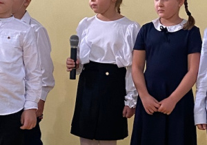 dzieci z klas pierwszych podczas ślubowania_20
