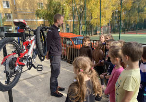 pierwszaki podczas warsztatów rowerowych_16