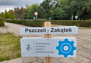uczniowie podczas ekojarmarku_2