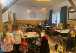 dzieci z 1a i 1b na wycieczce w Leśniczówce Paryż_2