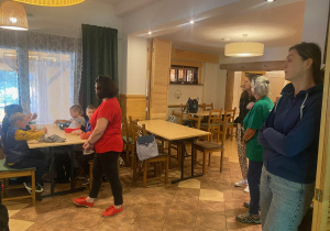 dzieci z 1a i 1b na wycieczce w Leśniczówce Paryż_5
