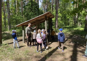 dzieci z 1a i 1b na wycieczce w Leśniczówce Paryż_91