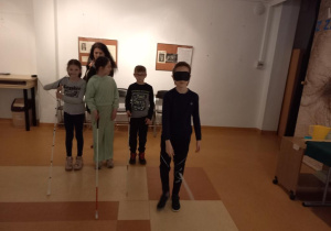uczniowie podczas warsztatów edukacyjnych_3