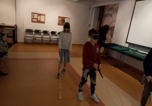 uczniowie podczas warsztatów edukacyjnych_7
