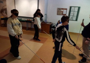 uczniowie podczas warsztatów edukacyjnych_9