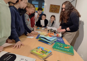 uczniowie podczas warsztatów edukacyjnych_21