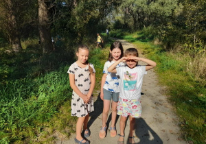 dzieci podczas wycieczki nad Wisłą_10