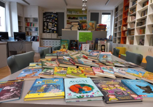 nowe książki w bibliotece_1