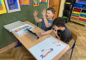 uczniowie programują w grze ScottieGo_24
