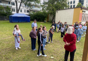 dzieci podczas pikniku czytelniczego_13