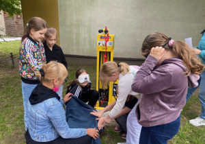 dzieci podczas pikniku czytelniczego_23