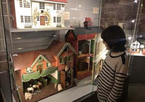 eksponaty w Muzeum Domków dla Lalek 1