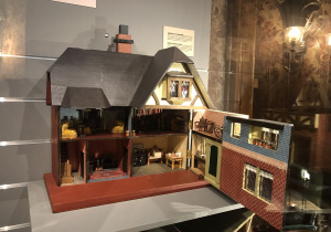 eksponaty w Muzeum Domków dla Lalek 6