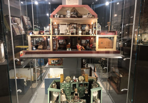 eksponaty w Muzeum Domków dla Lalek 15
