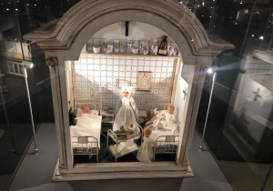 eksponaty w Muzeum Domków dla Lalek 16