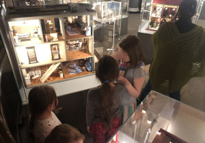 eksponaty w Muzeum Domków dla Lalek 25