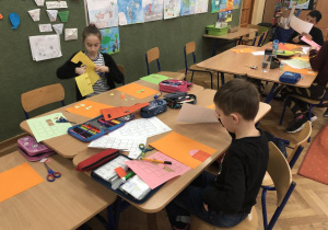 dzieci projektują stroje sportowe 2