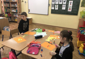 dzieci projektują stroje sportowe 13