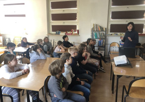 dzieci podczas zajęć w MDK Muranów 5