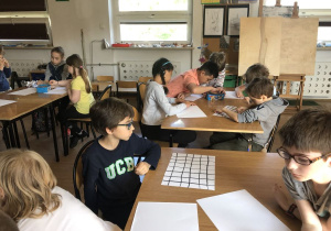 dzieci podczas zajęć w MDK Muranów 11