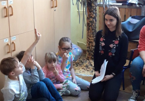 dzieci podczas realizacji projektu Drzewa 6
