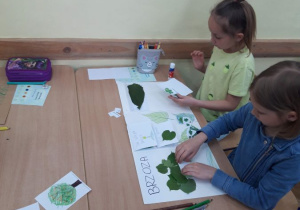 dzieci podczas realizacji projektu Drzewa 16
