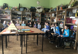 dzieci na zajęciach o książce 17