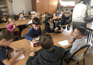 dzieci na zajęciach o książce 28