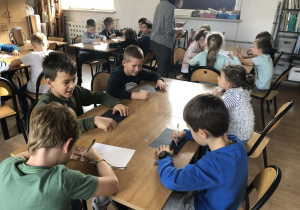 dzieci na zajęciach o książce 34