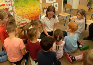 wolontariusze w przedszkolu 18