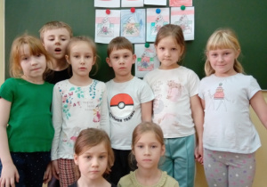 uczniowie podczas akcji "Szkoła pamięta"_3