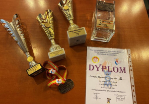 dyplom, puchary, medal_3