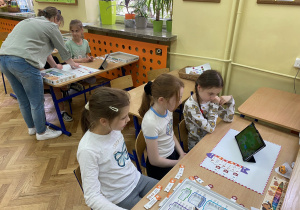 uczniowie programują w grze ScottieGo_21