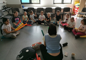 dzieci podczas warsztatów muzycznych_9