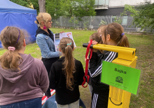 dzieci podczas pikniku czytelniczego_15