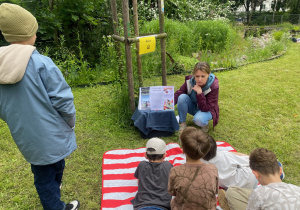 dzieci podczas pikniku czytelniczego_18