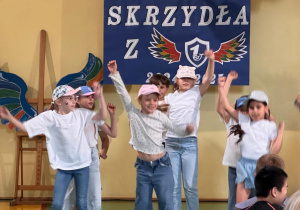 dzieci podczas występów_1